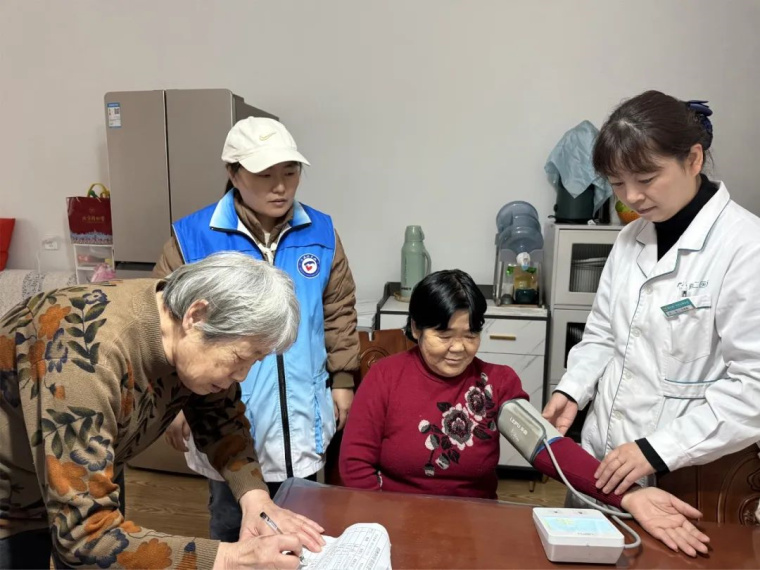 同心聚力送温暖，真情关怀暖人心